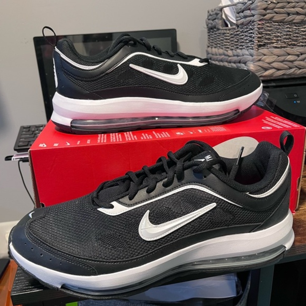 Nike Air Max AP Men's Size 12 Black/White